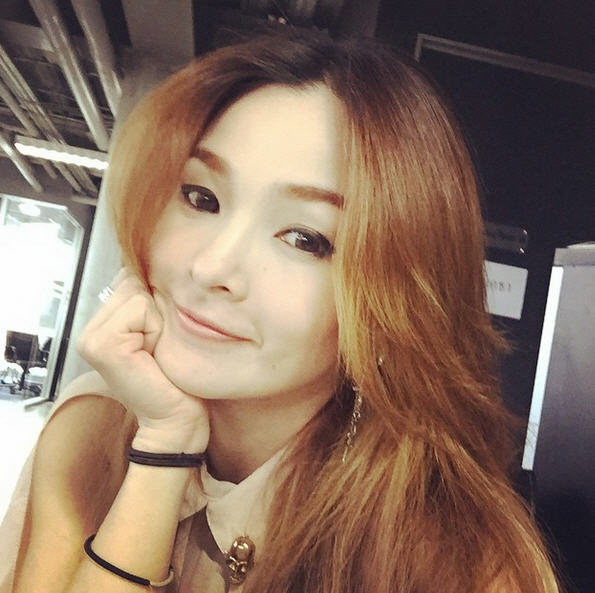 โรงแรมดังอำนาจเจริญ ฟ้อง แคนดี้ รากแก่น กล่าวหาเป็นโรงแรมผีสิง โรงแรมดังอำนาจเจริญ ฟ้อง แคนดี้ รากแก่น กล่าวหาเป็นโรงแรมผีสิง